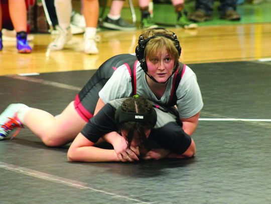 MMS hosts state’s first all-girl wrestling dual